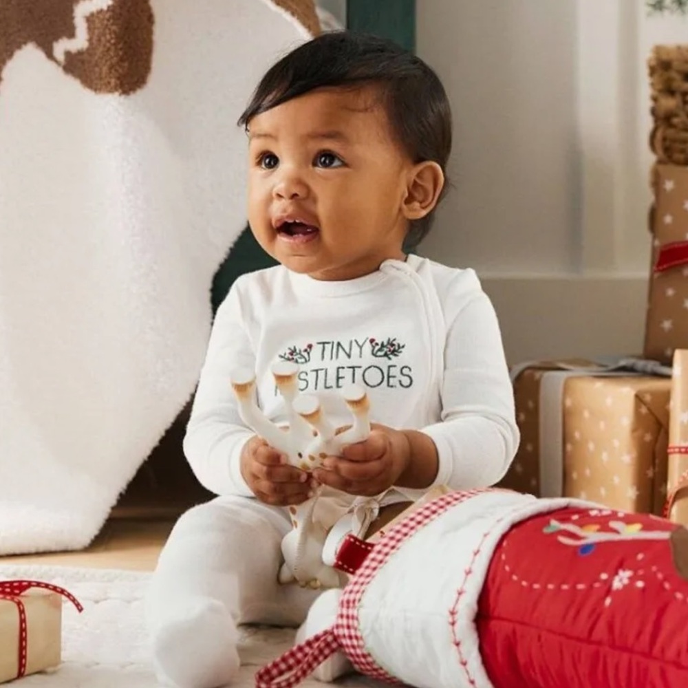 NEW Tiny Mistletoes Organic Baby Pajama 0-3 months